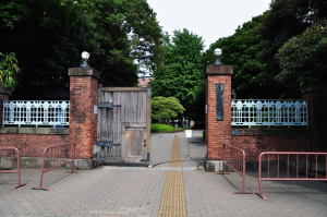 東京藝術大学音楽学部の門