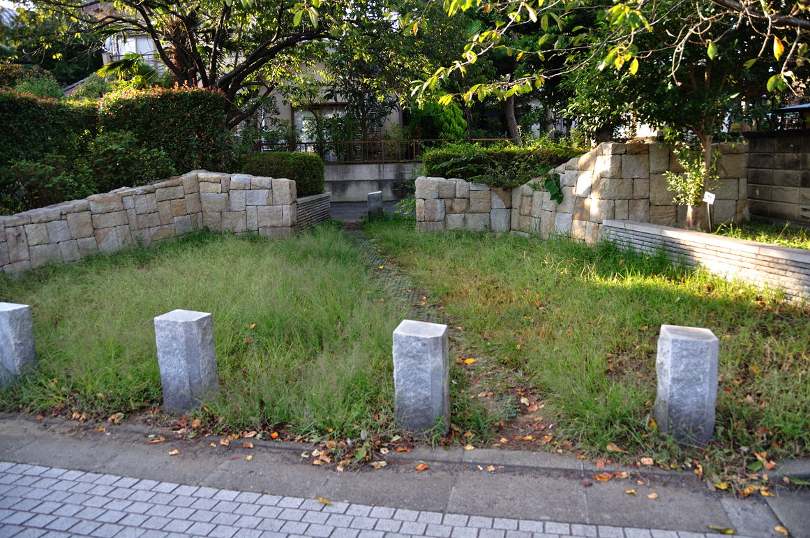 真間川沿いの変わった空間