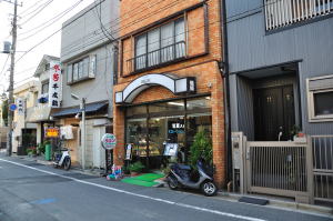 中山からの帰りにケーキを買ったワゴン