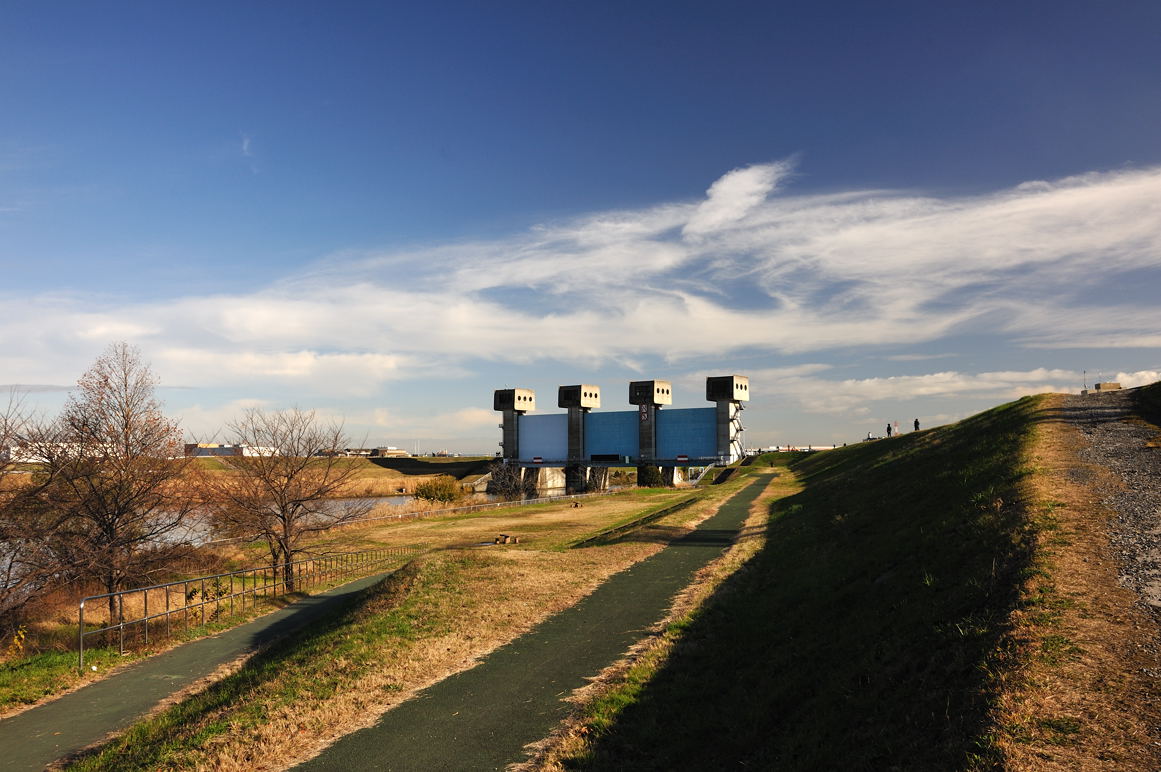 新岩淵水門に向かう