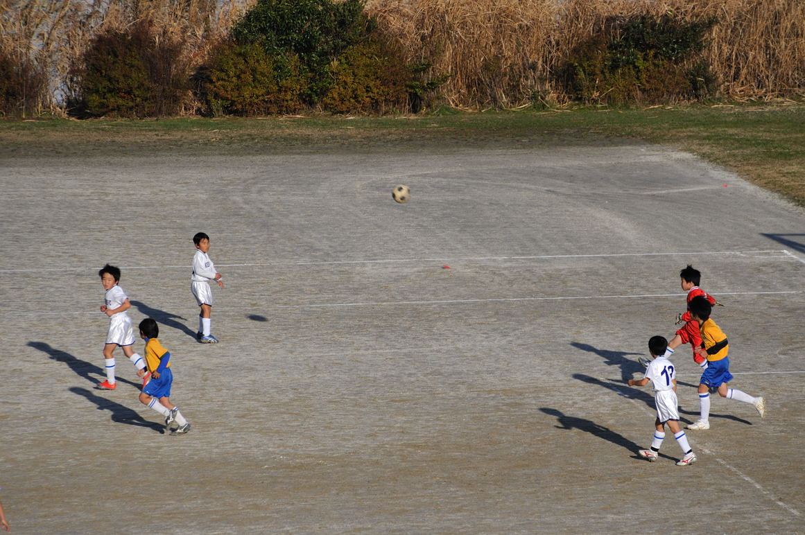 江北橋近くの荒川河川敷少年サッカーを連写する６