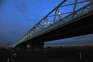 トワイライトに浮かぶ木根川橋