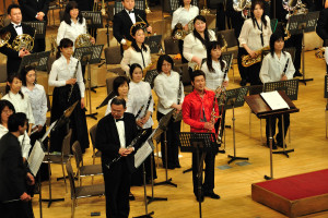 細貝潤氏はプロで活躍、この日はソリストとして演奏
