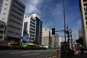 水神森辺りを都バスが行く
