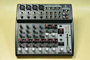 BEHRINGER XENYX1202 12ch 2バス　アナログミキサー