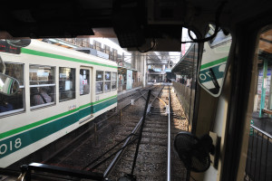 王子駅前で7018とすれ違う