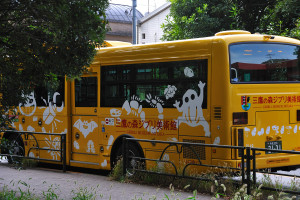 ジブリ美術館の近くで撮ったバス