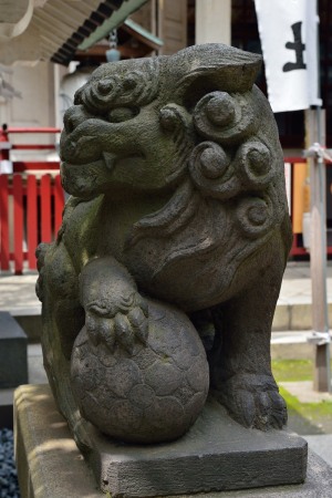 Suginomori shrine guardian dogs